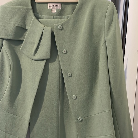 A beautiful suit - Picture 5 of 6